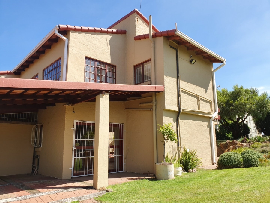 4 Bedroom Property for Sale in Hospitaalheuwel Free State